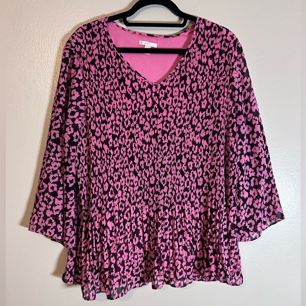 C EST 1946 pleated black and pink animal patterned blouse size XL
